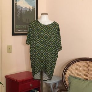 🔴 NWT LulaRoe Irma Tunic Top